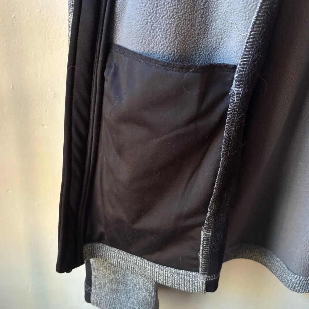 Spyder Men's Gray and Black Sweater Fleece Jacket